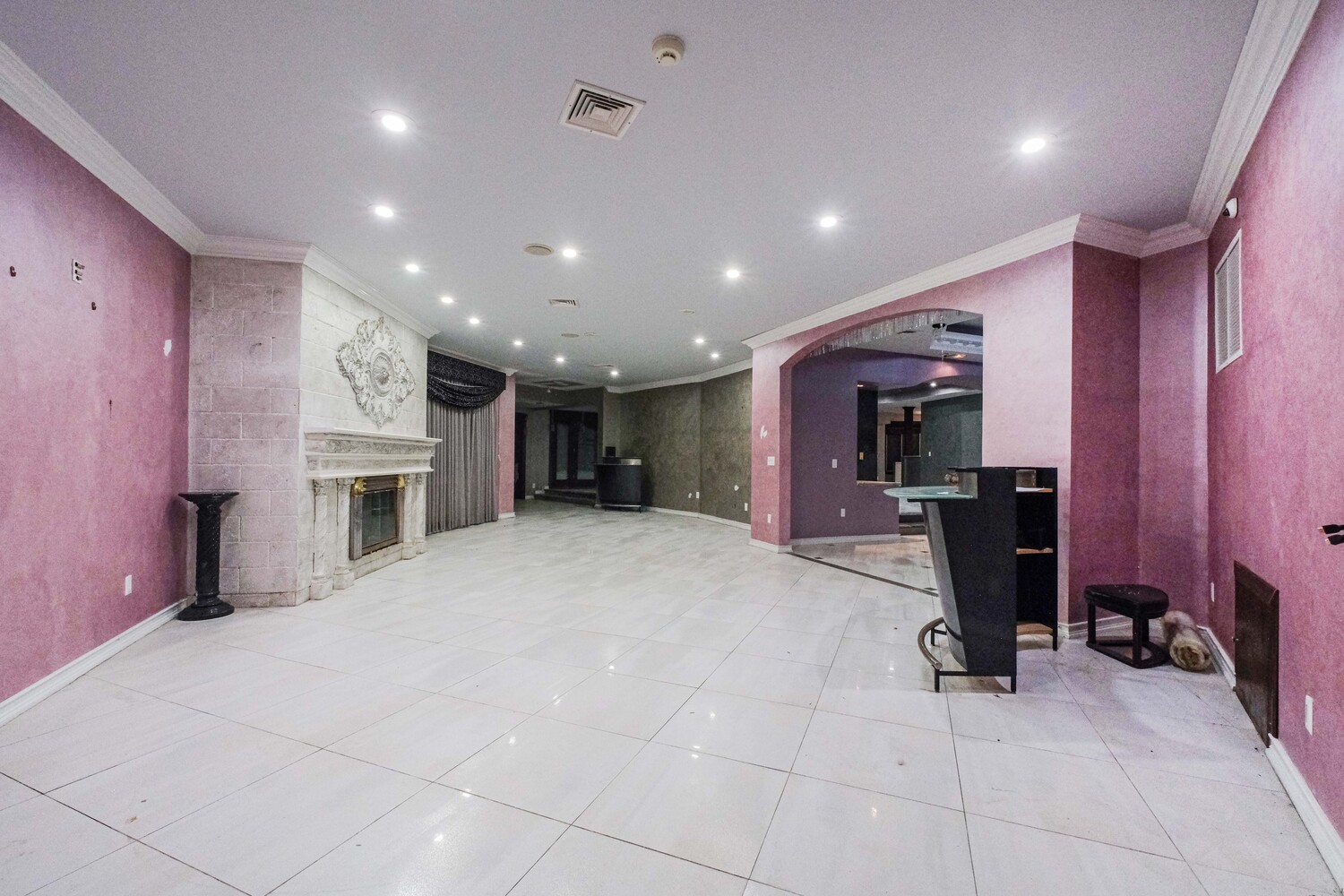 150 NICOLOSI Drive