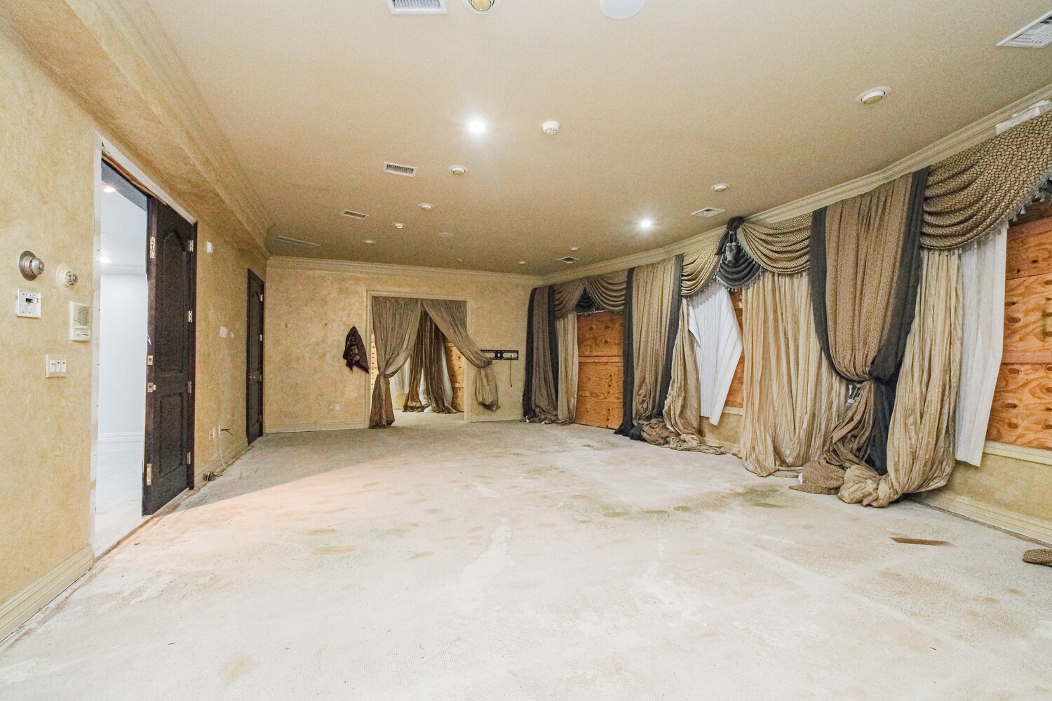 150 NICOLOSI Drive
