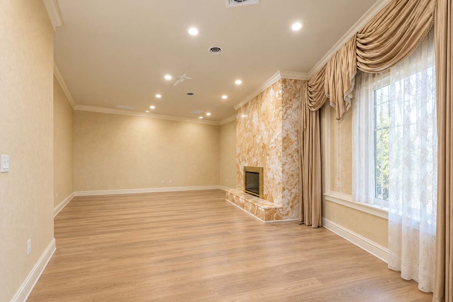 150 NICOLOSI Drive