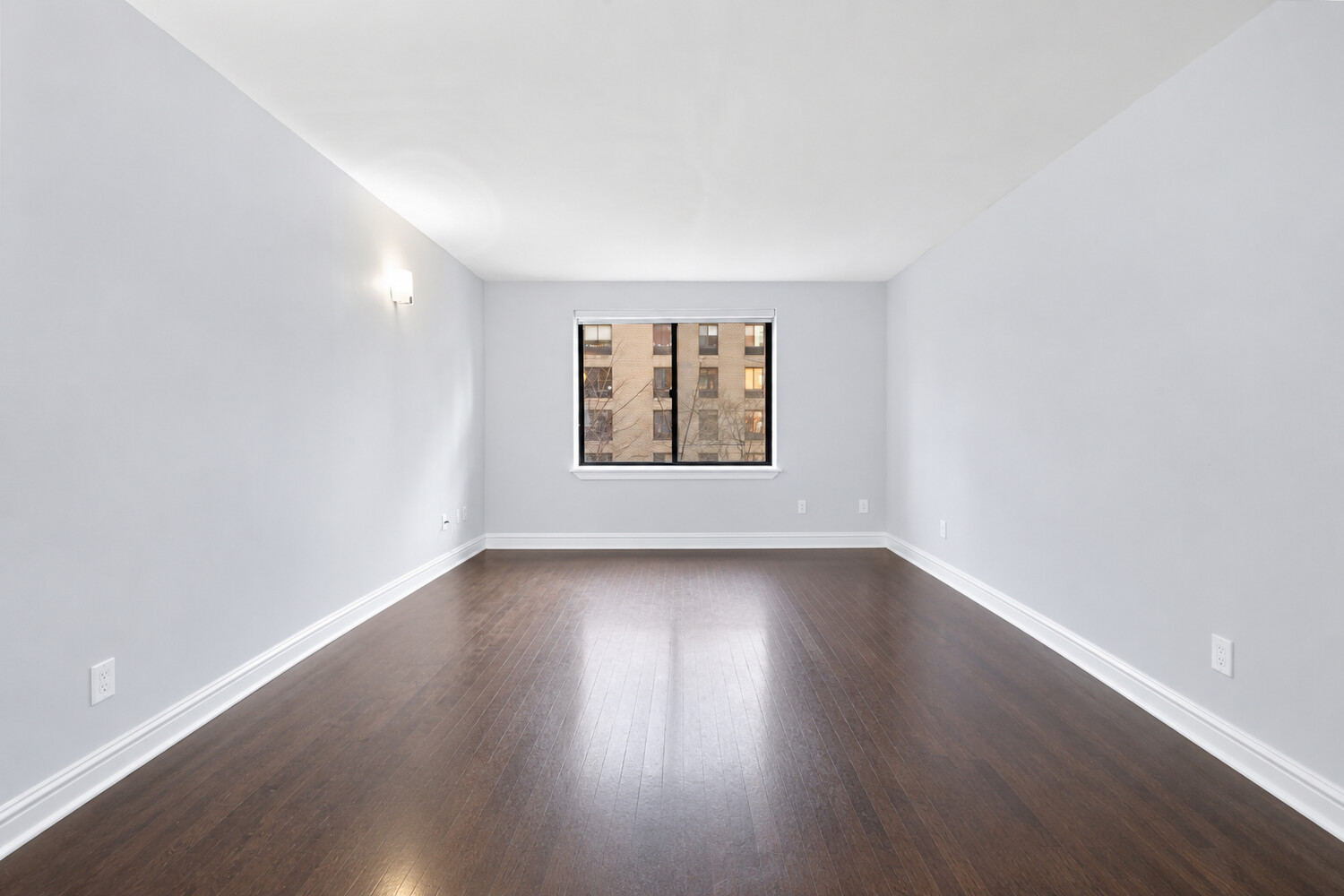 300 RECTOR Place 4O