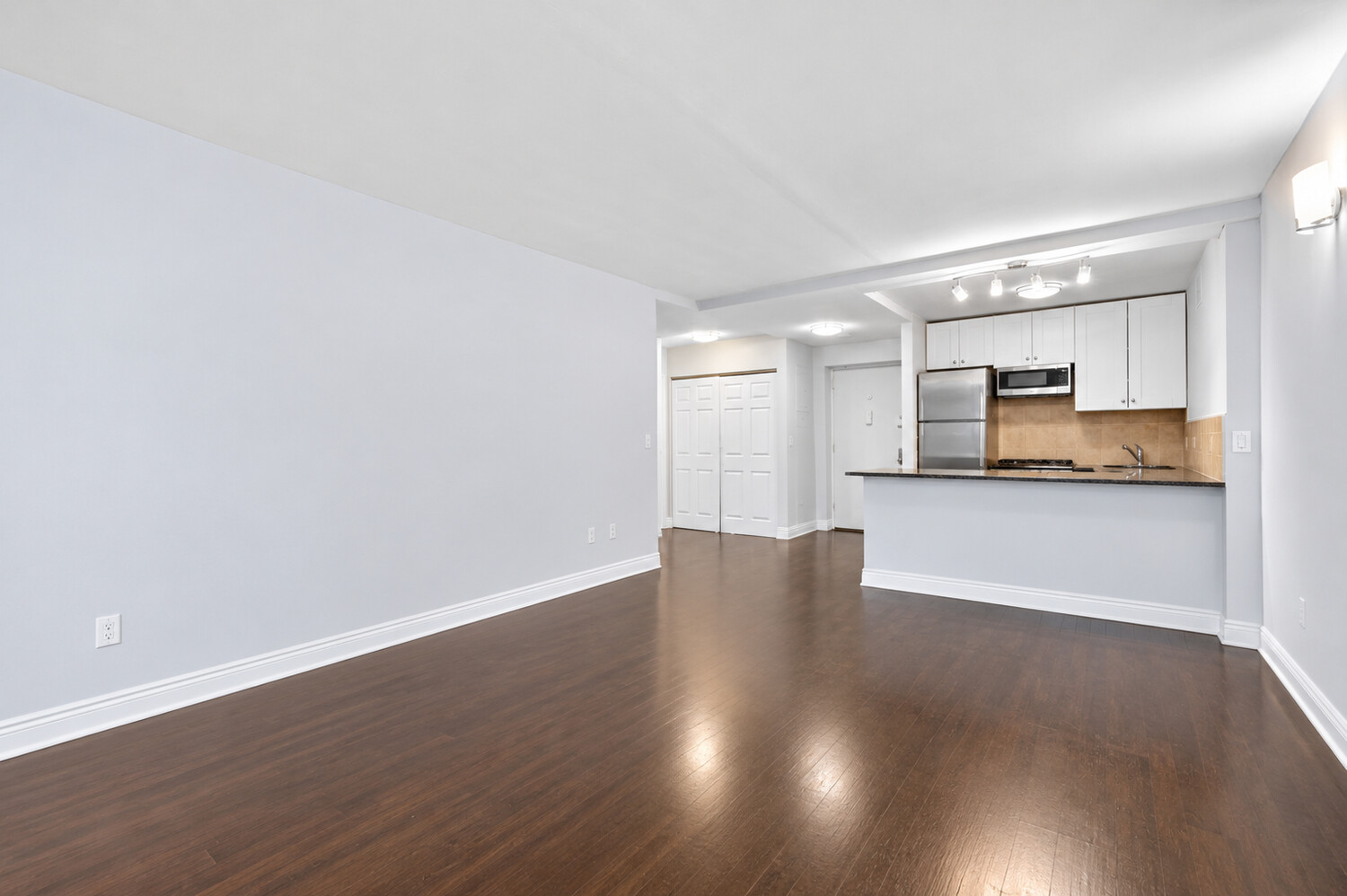 300 RECTOR Place 4O
