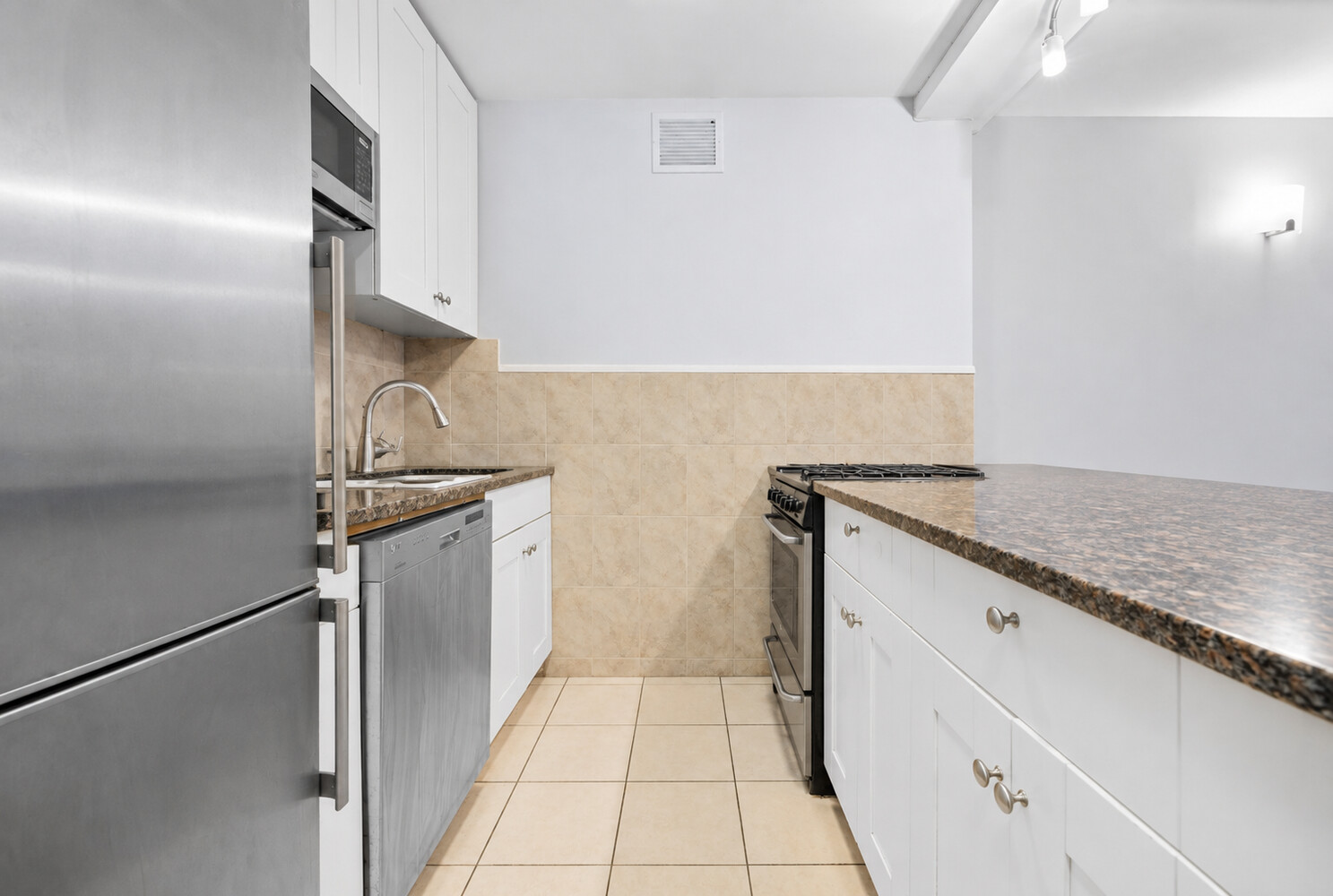 300 RECTOR Place 4O