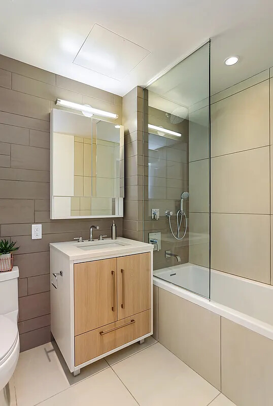 212 N 9TH Street 4B