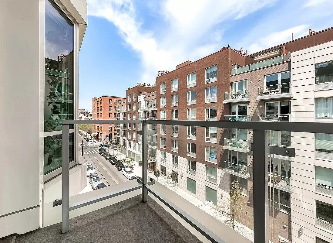 212 N 9TH Street 4B