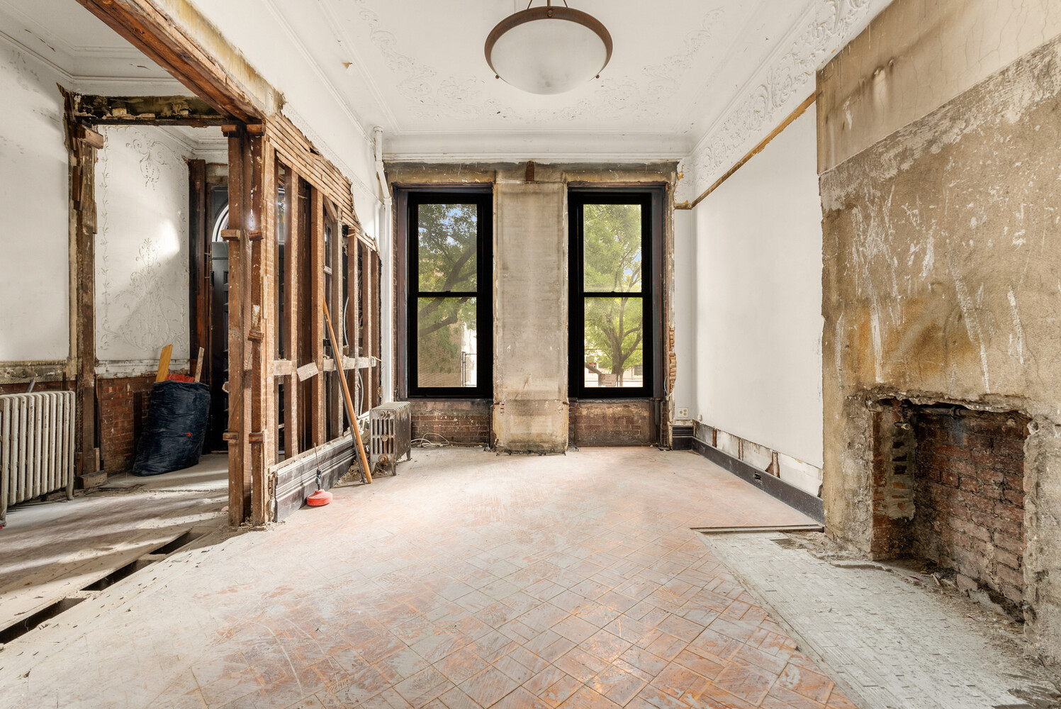 128 W 121ST Street