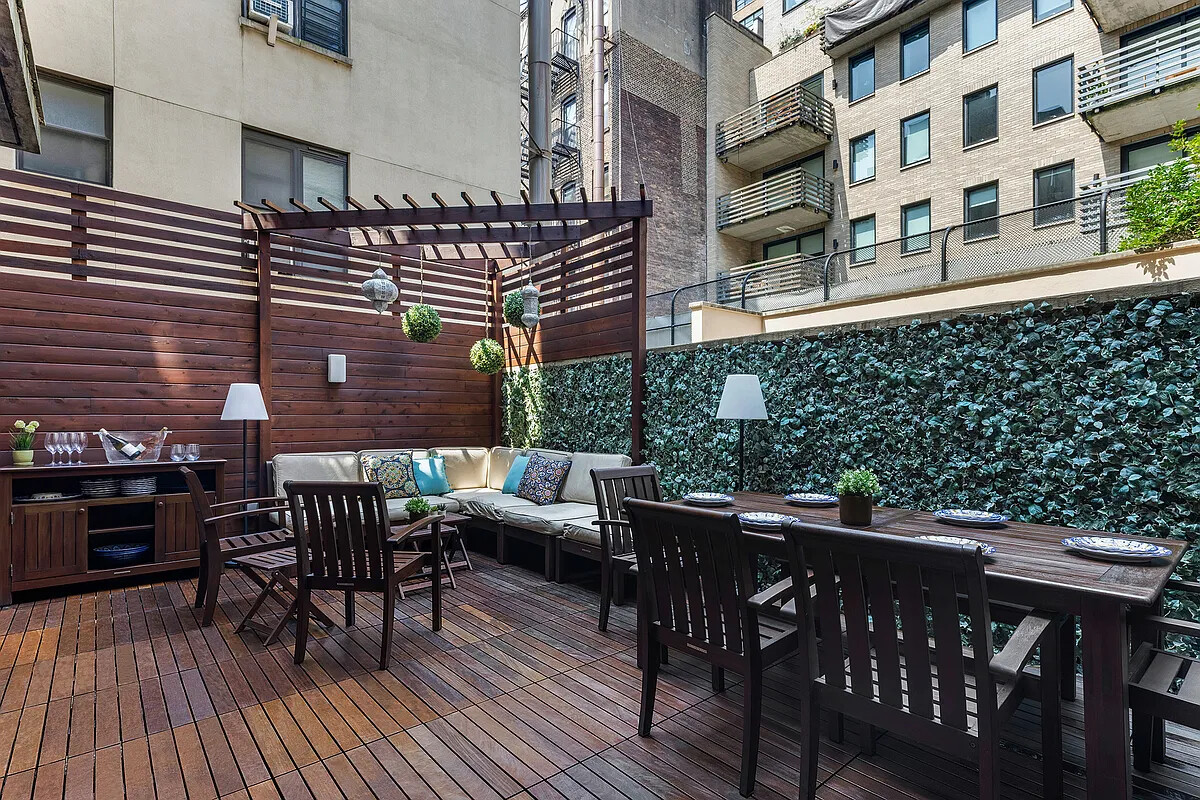 65 THOMPSON Street TWO