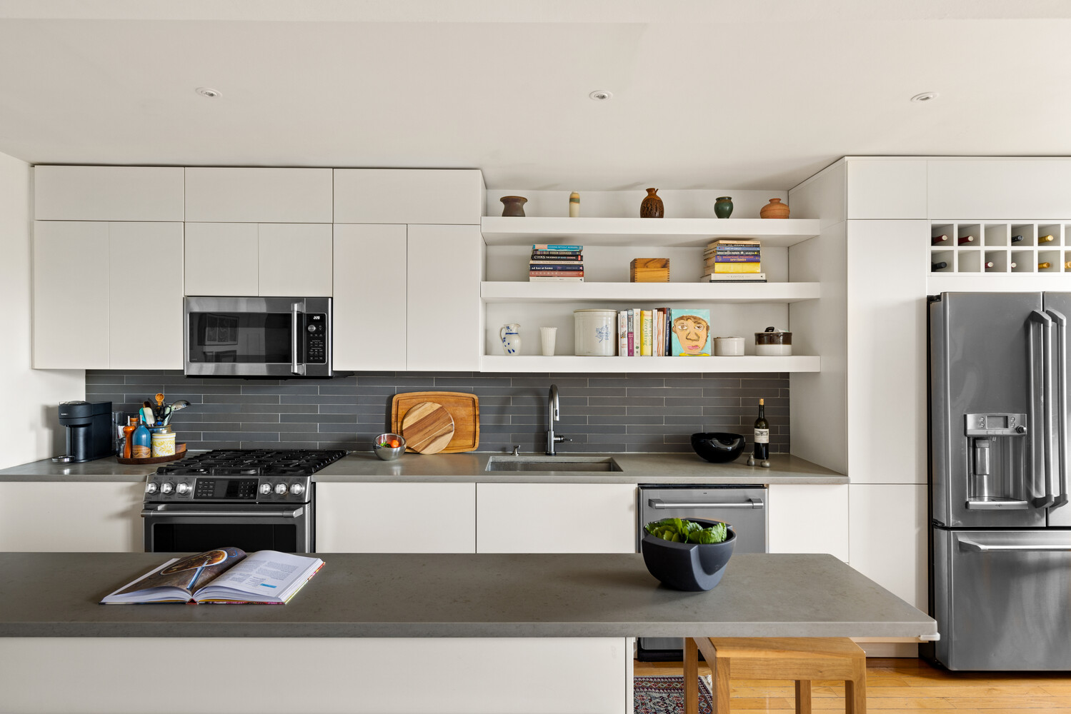 275 WEBSTER Avenue 4L
