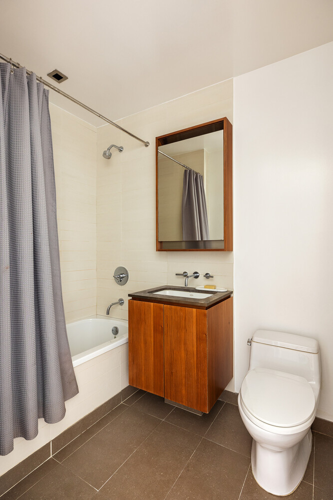555 W 59TH Street 17B