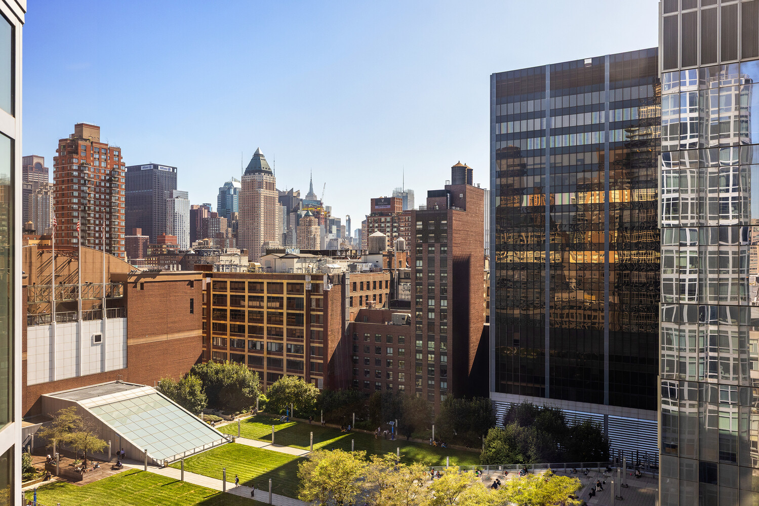 555 W 59TH Street 17B