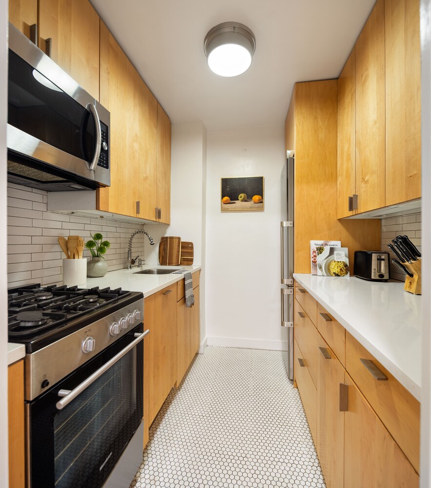 333 E 66TH Street 1A