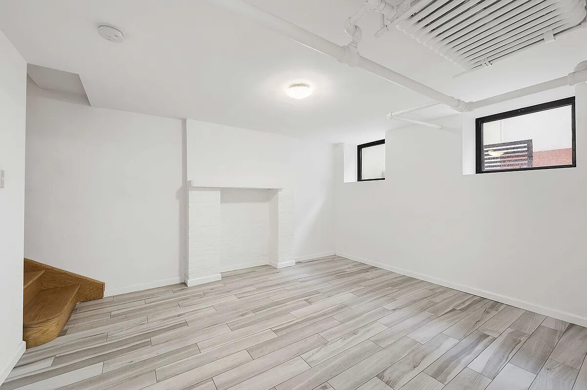 605 VANDERBILT Avenue 1