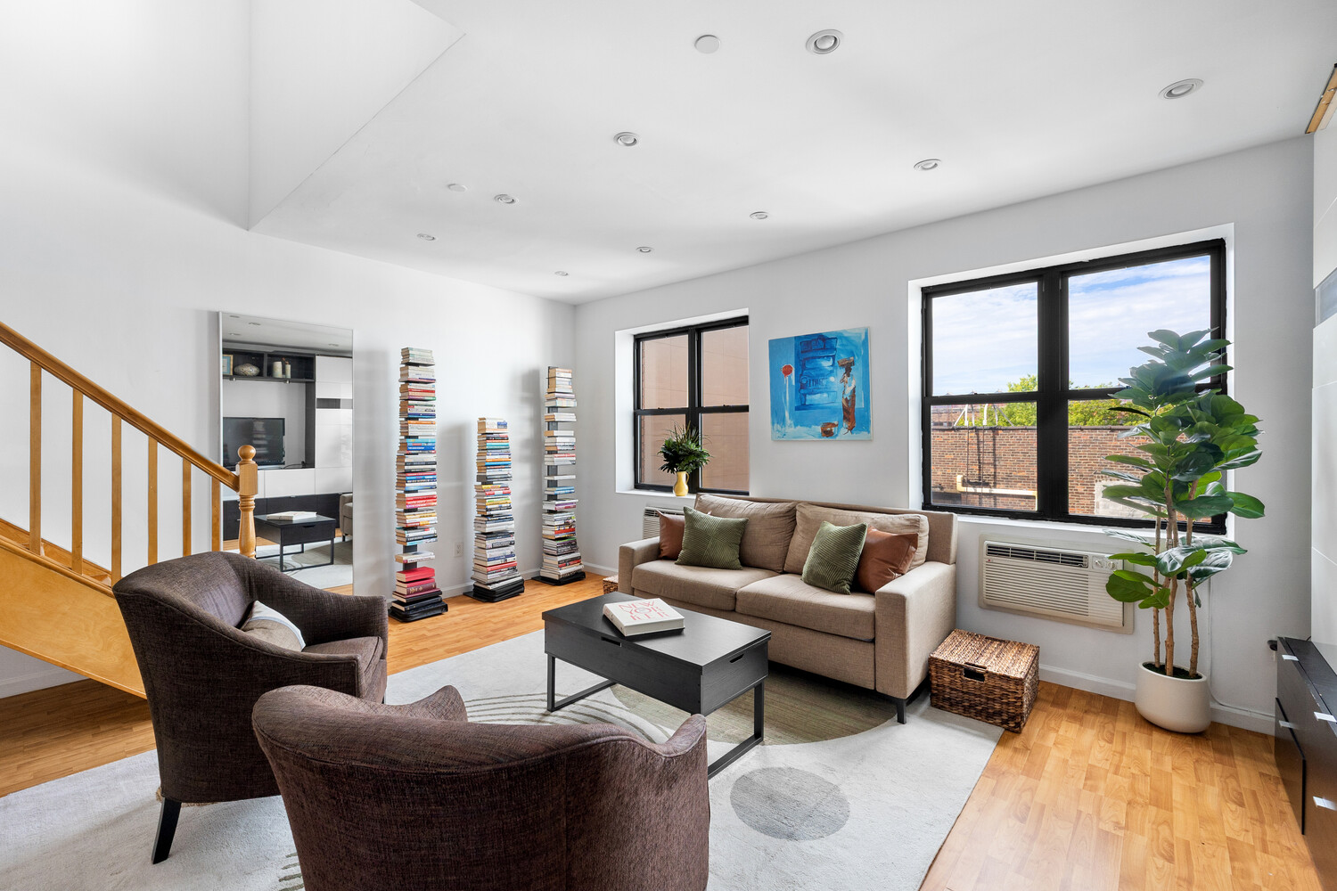 895 MYRTLE Avenue APT4B