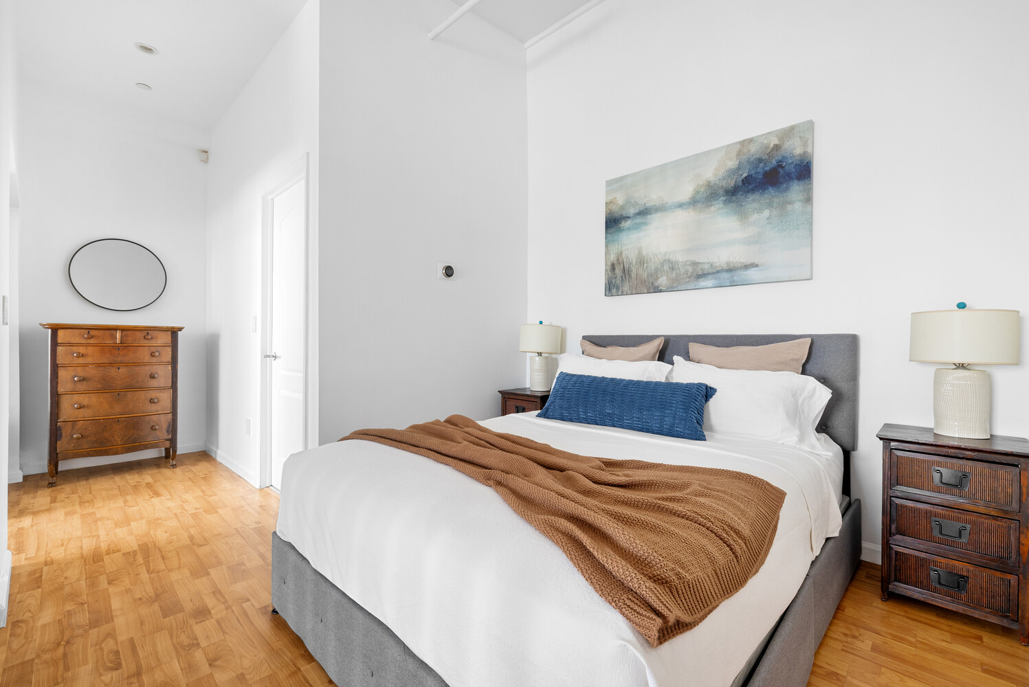 895 MYRTLE Avenue APT4B