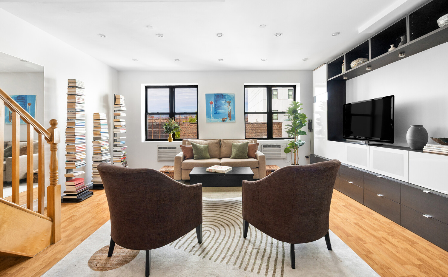 895 MYRTLE Avenue APT4B