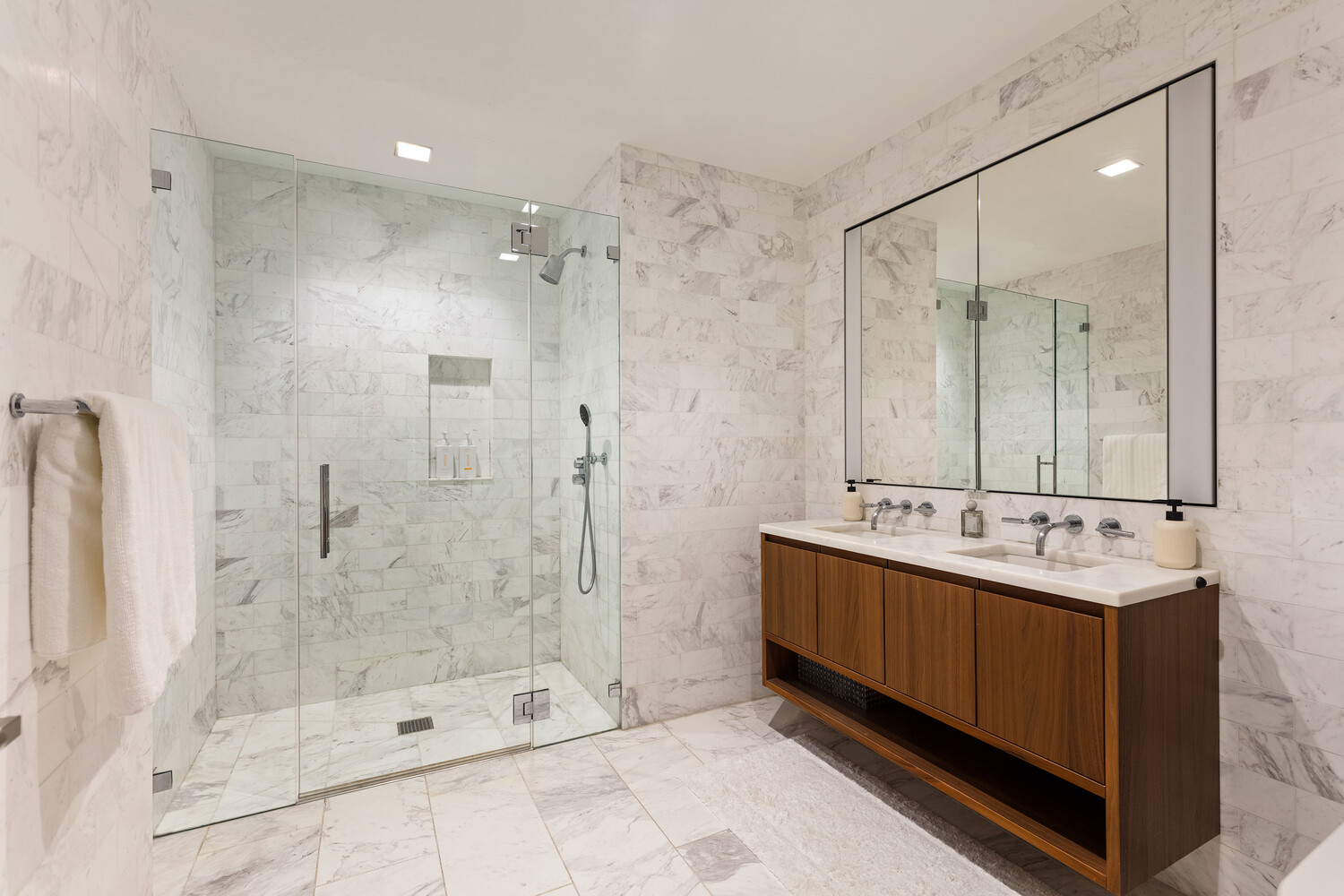 242 BROOME Street 11A