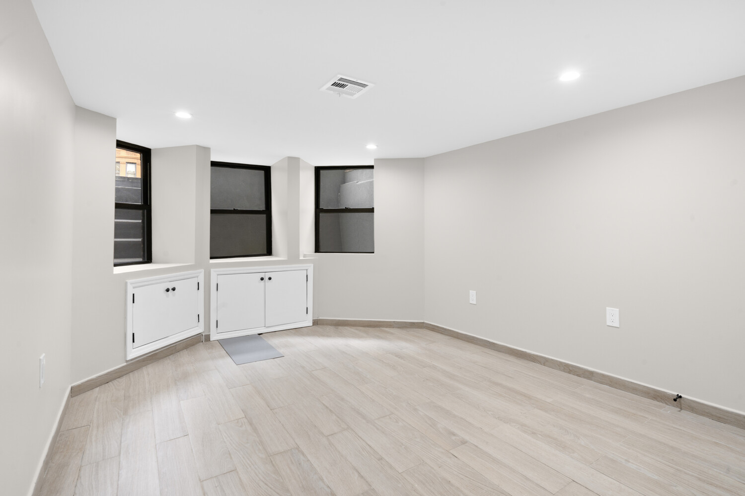 964 ST JOHNS Place 1