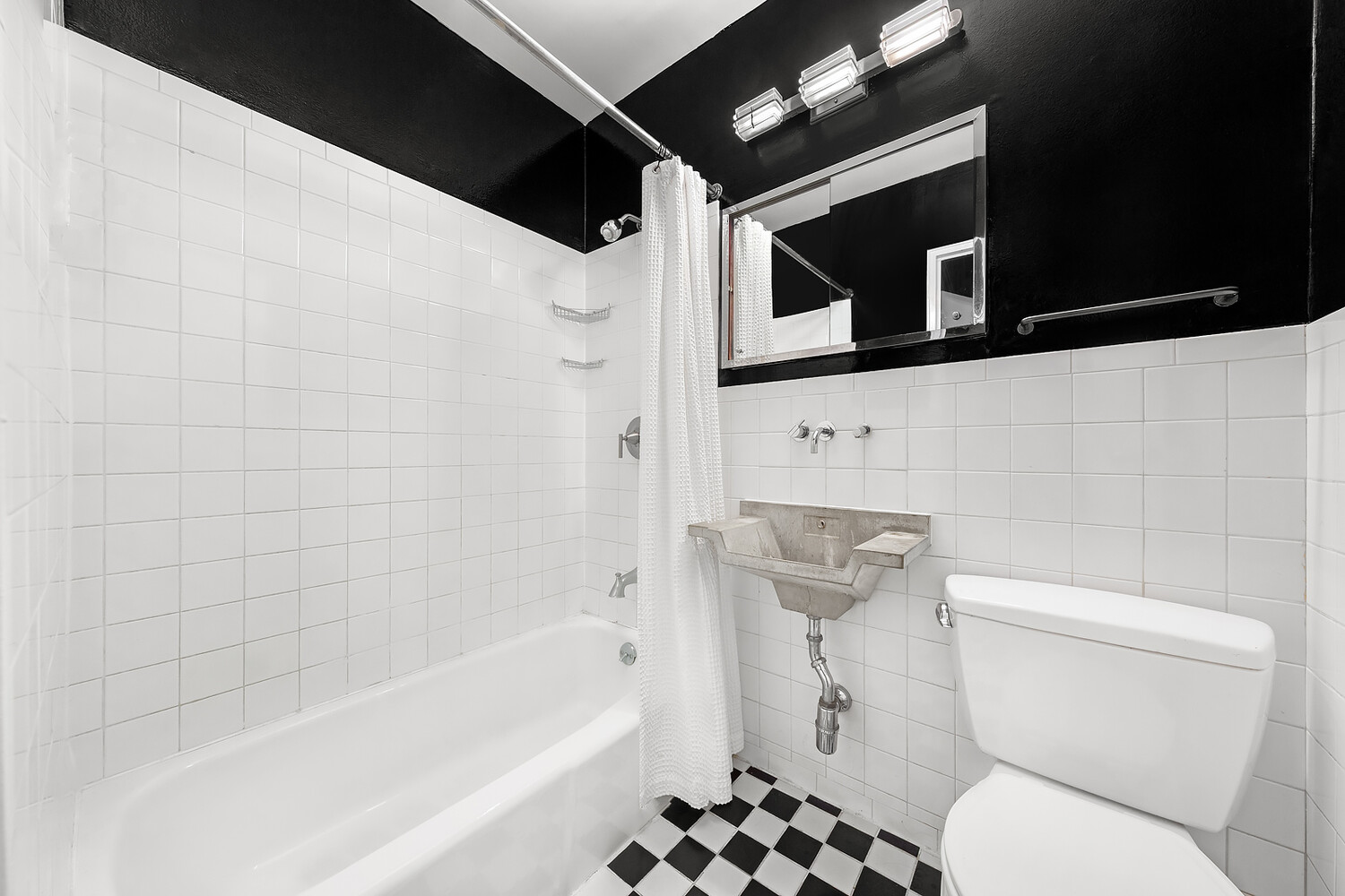221 W 14TH Street 3A