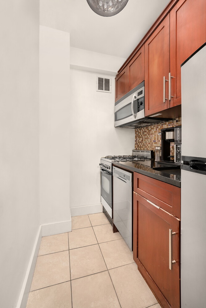 235 ADAMS Street 2G