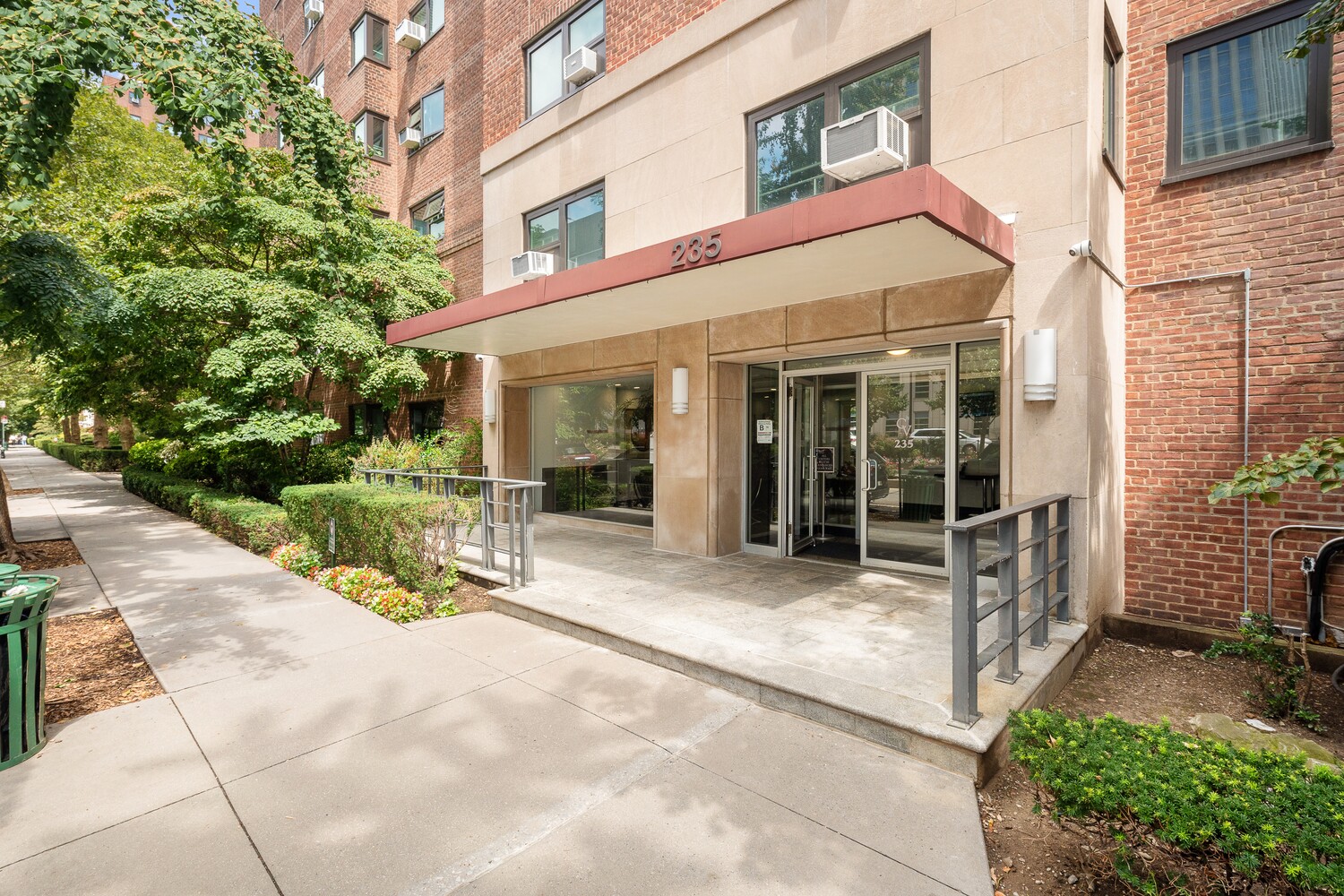 235 ADAMS Street 2G