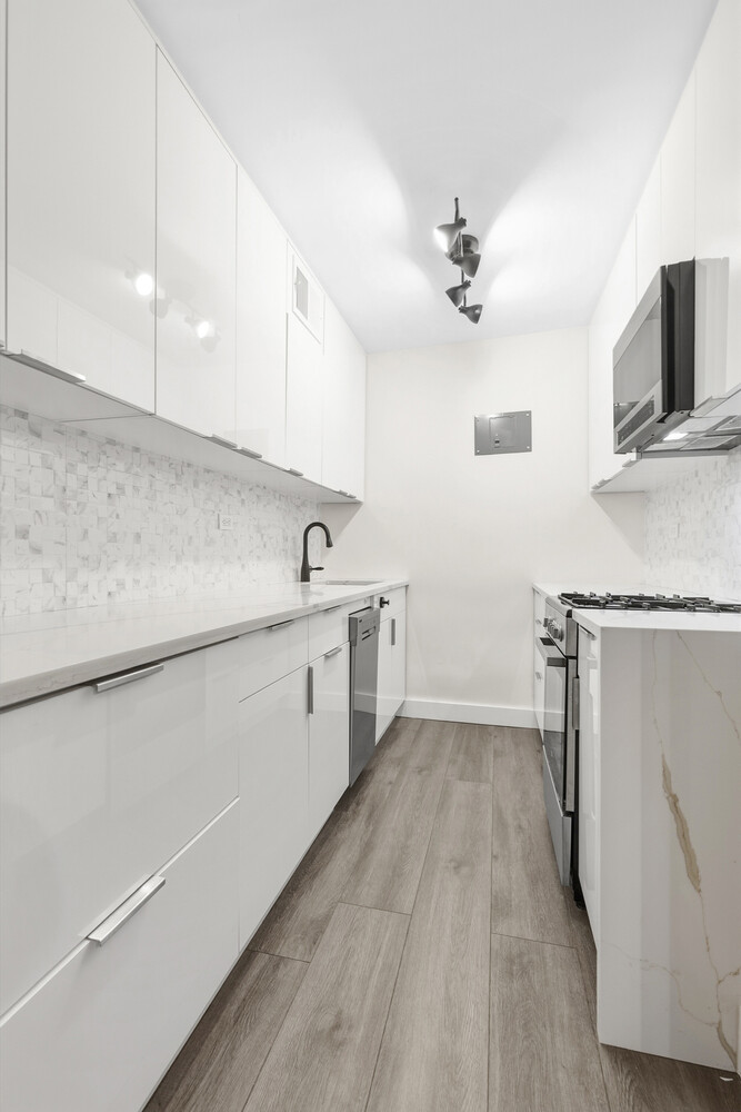 77 E 12TH Street 2K