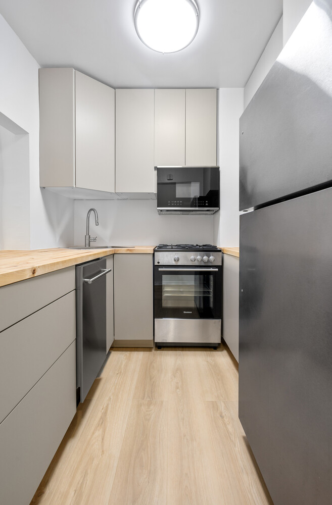 315 E 65TH Street APT8K