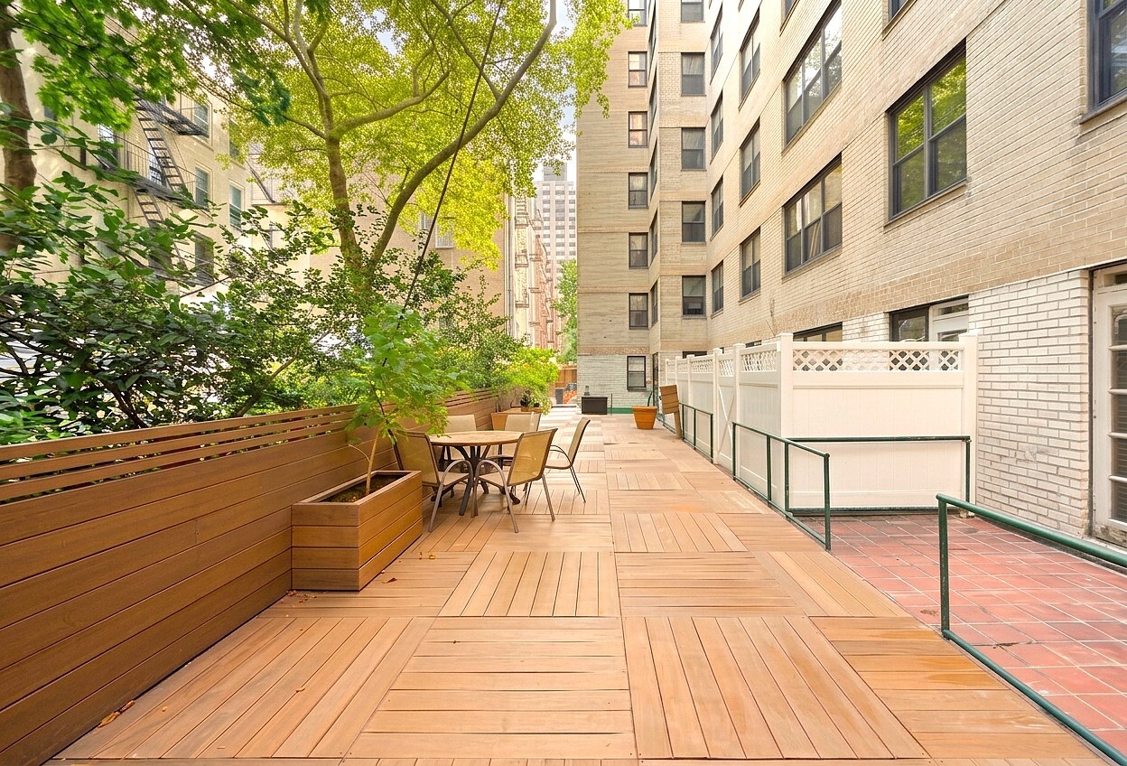 315 E 65TH Street APT8K