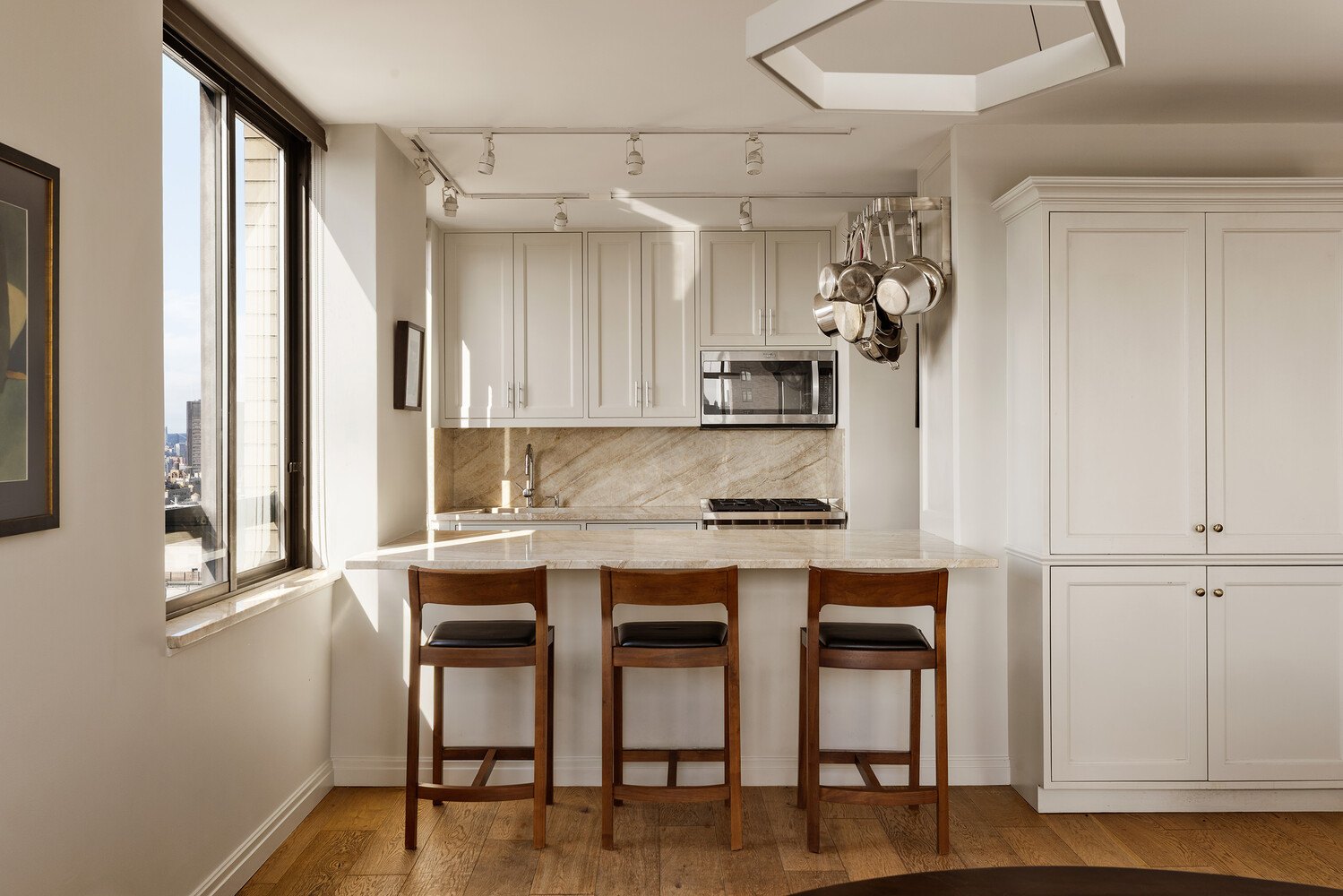171 E 84TH Street 33E