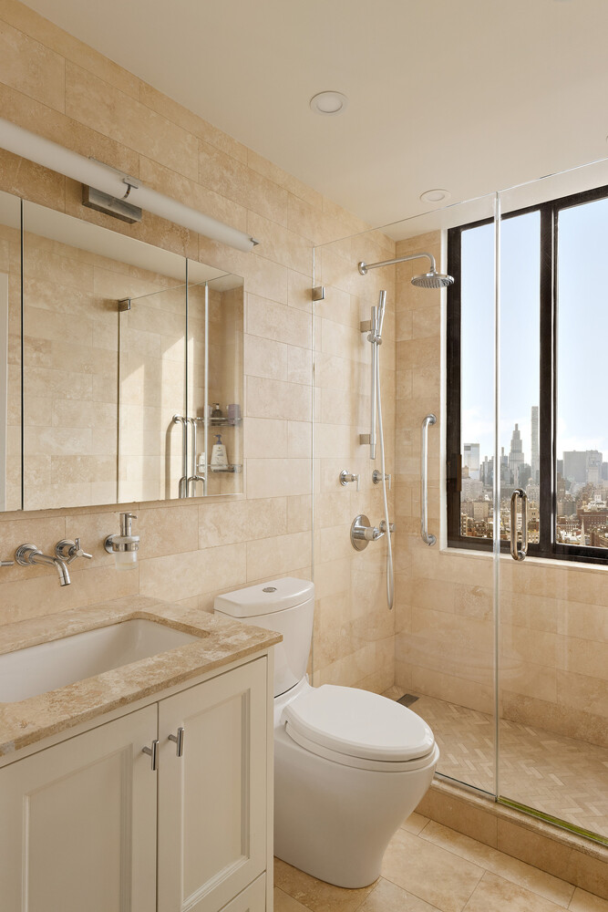 171 E 84TH Street 33E