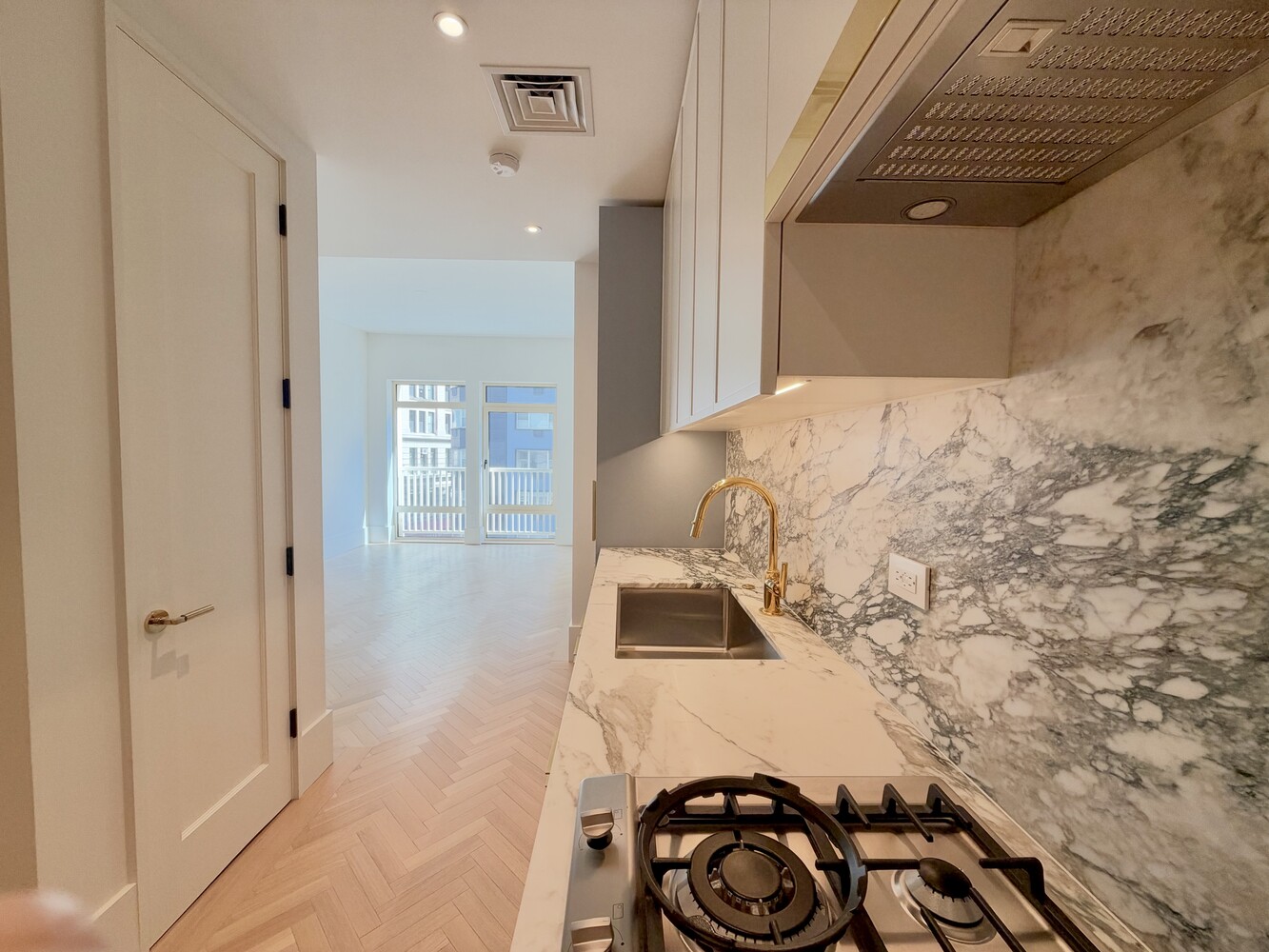 815 BROADWAY 401