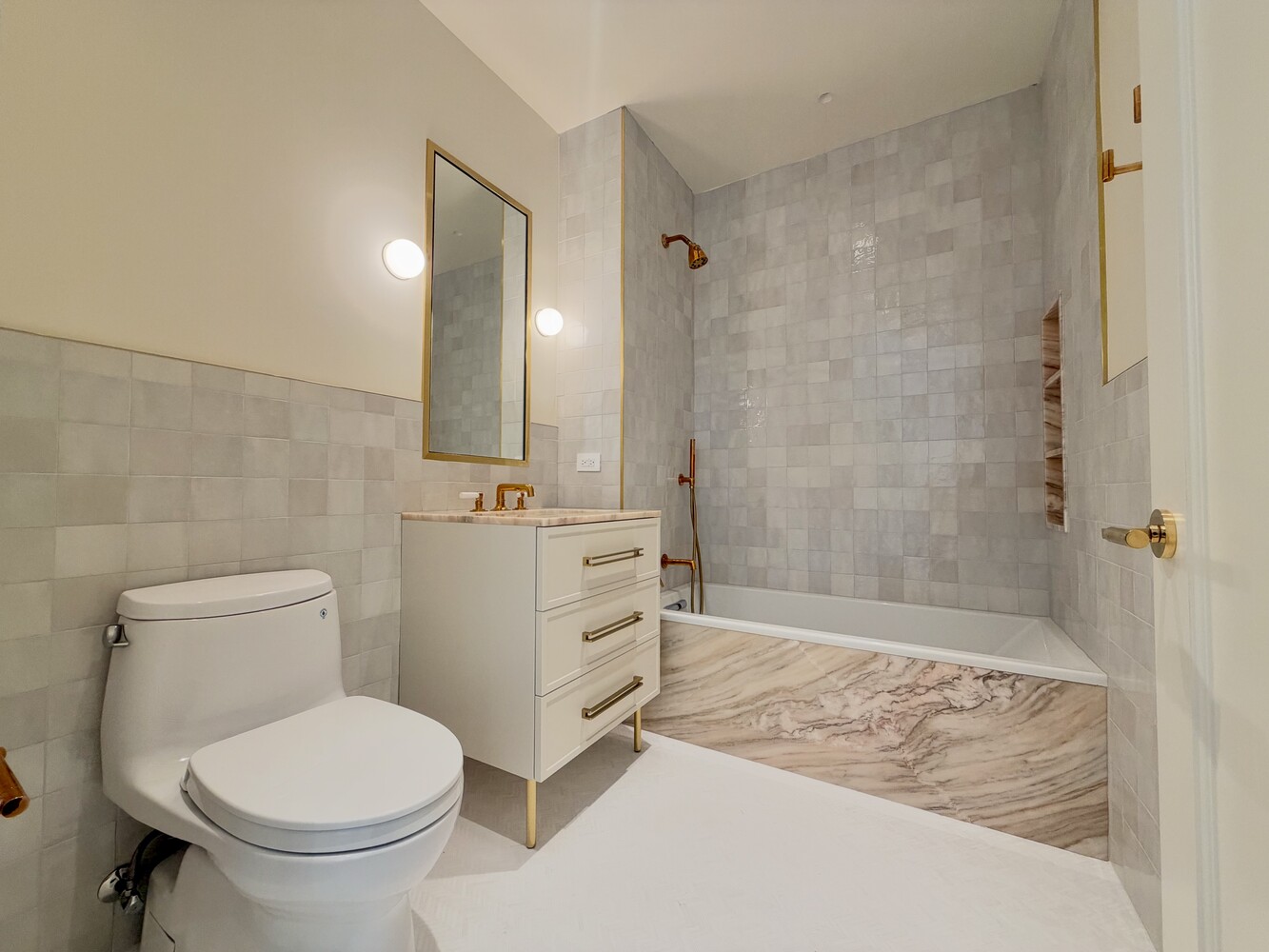 815 BROADWAY 401