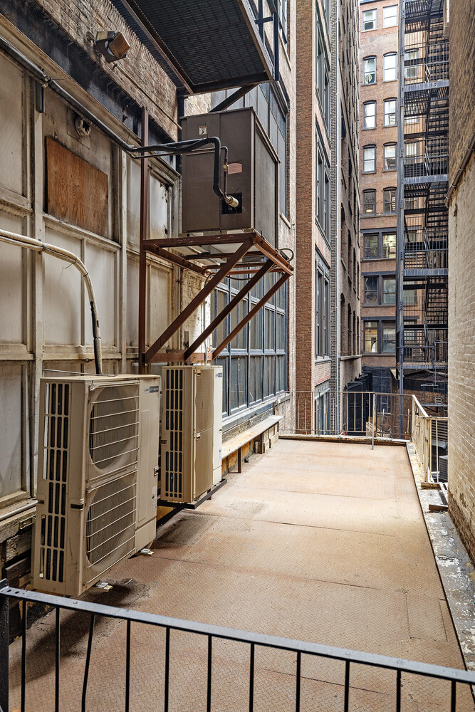6 W 20TH Street 2