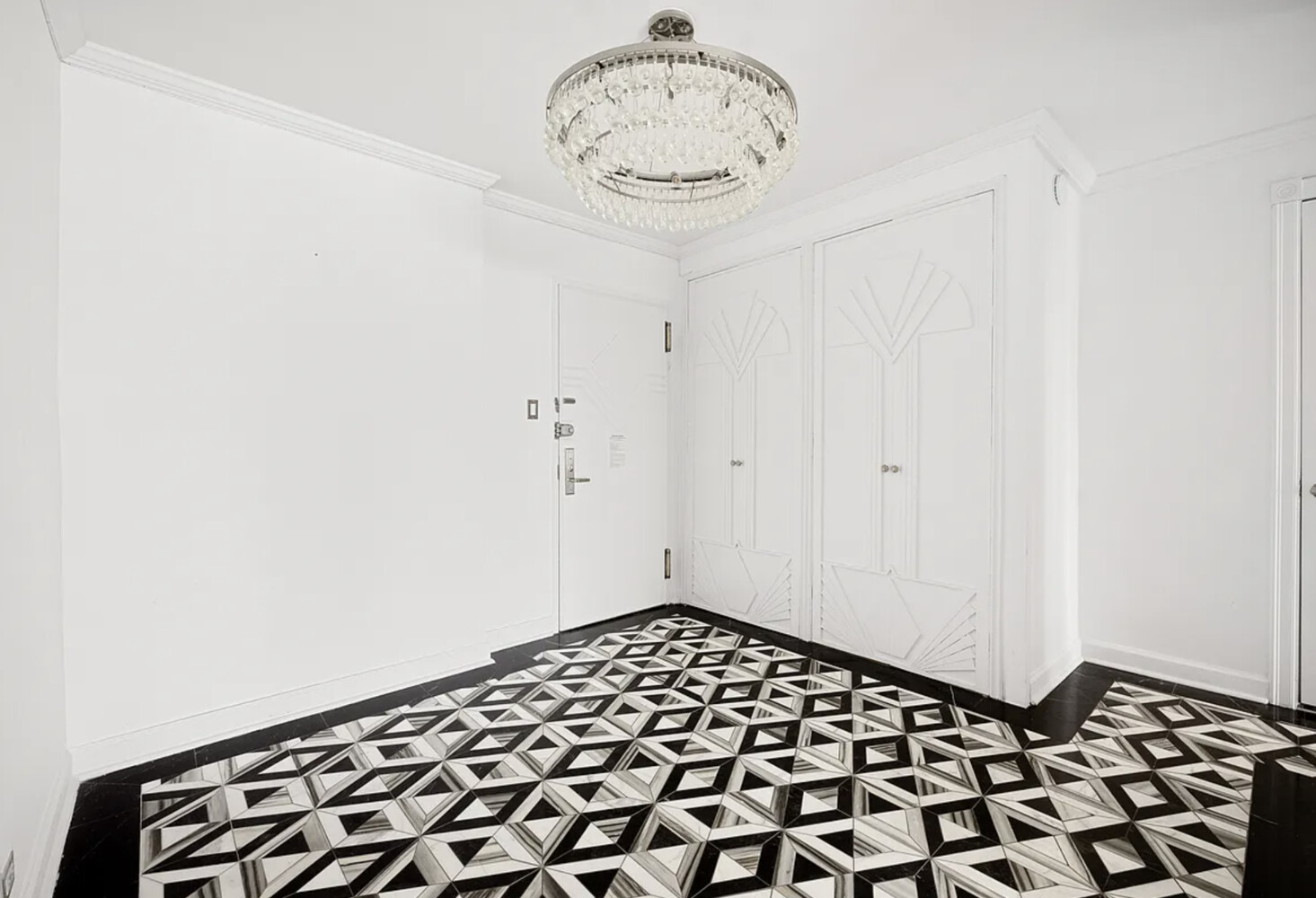 300 E 40TH Street 32K
