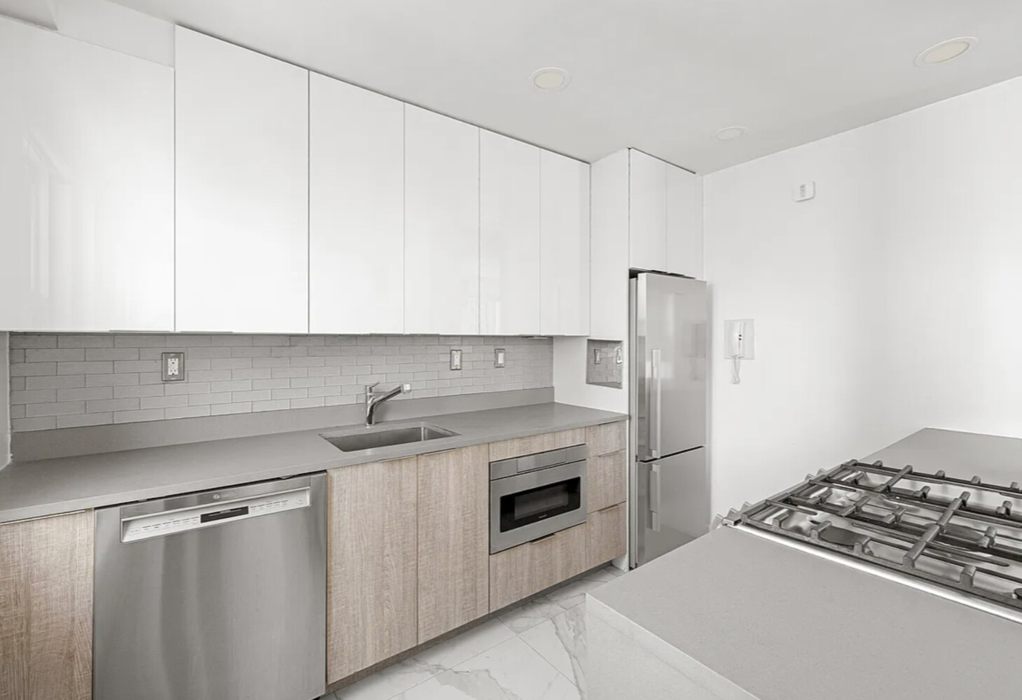 300 E 40TH Street 32K