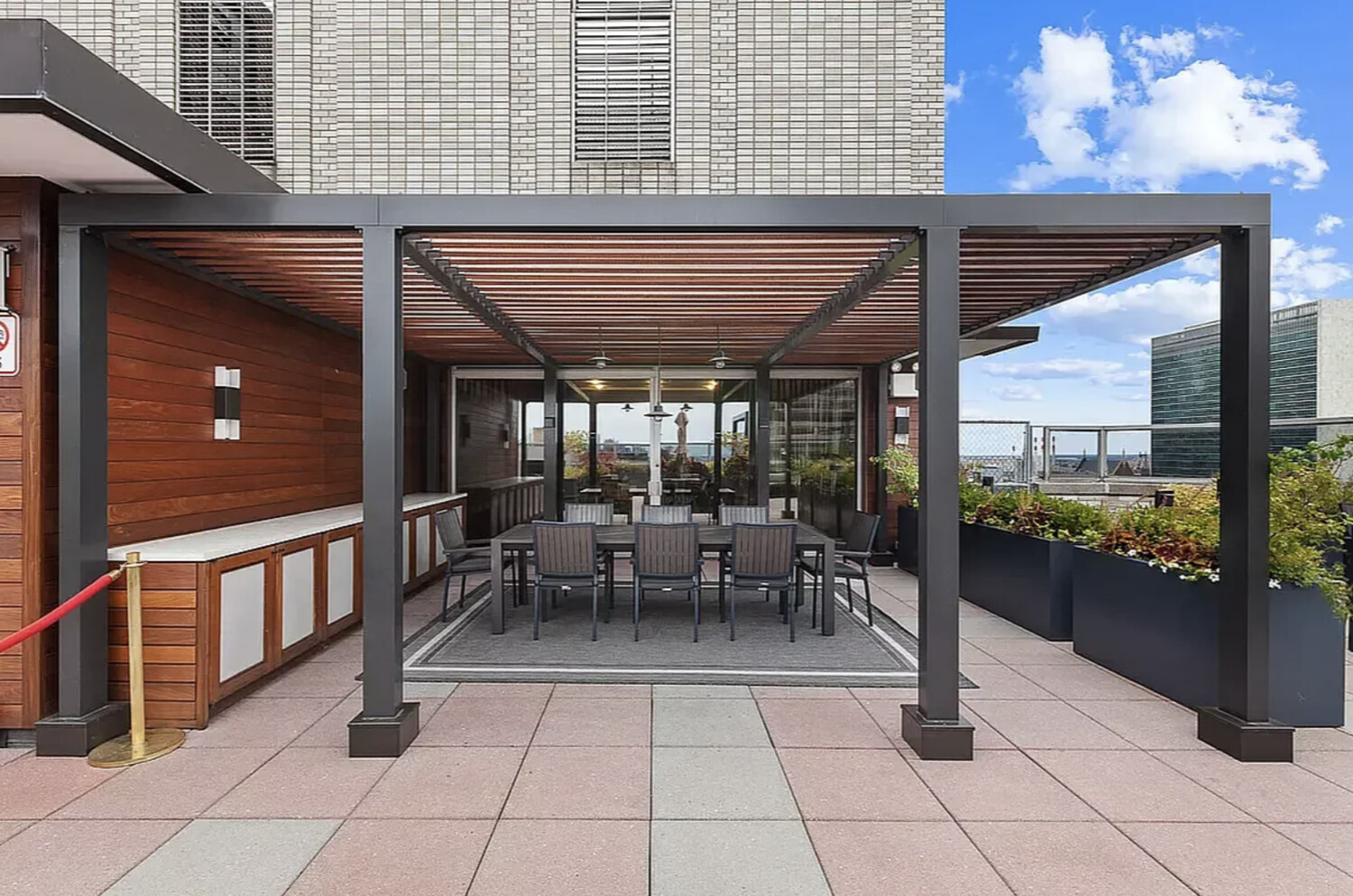 300 E 40TH Street 32K