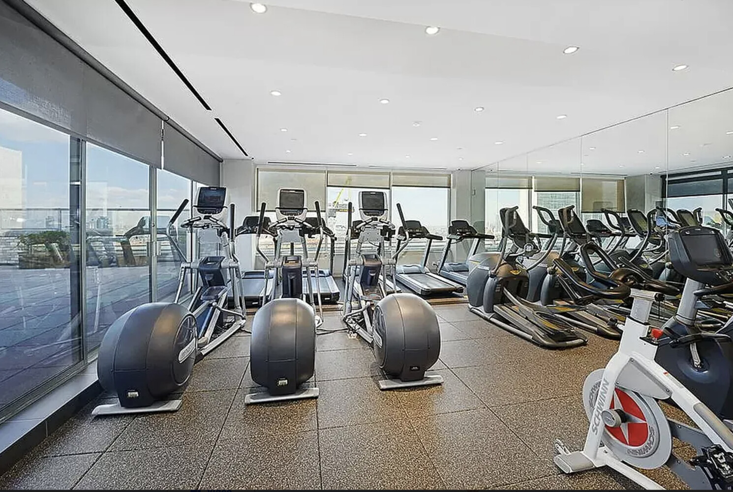 300 E 40TH Street 32K