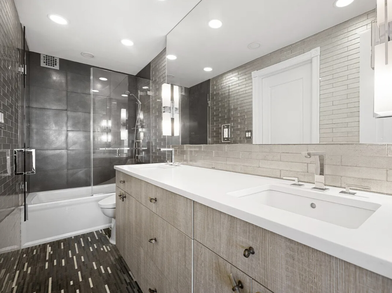 300 E 40TH Street 32K