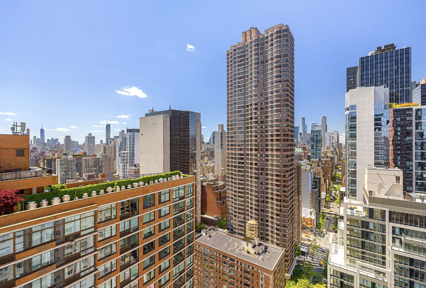 300 E 40TH Street 32K