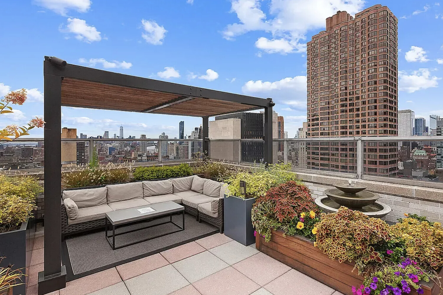 300 E 40TH Street 32K