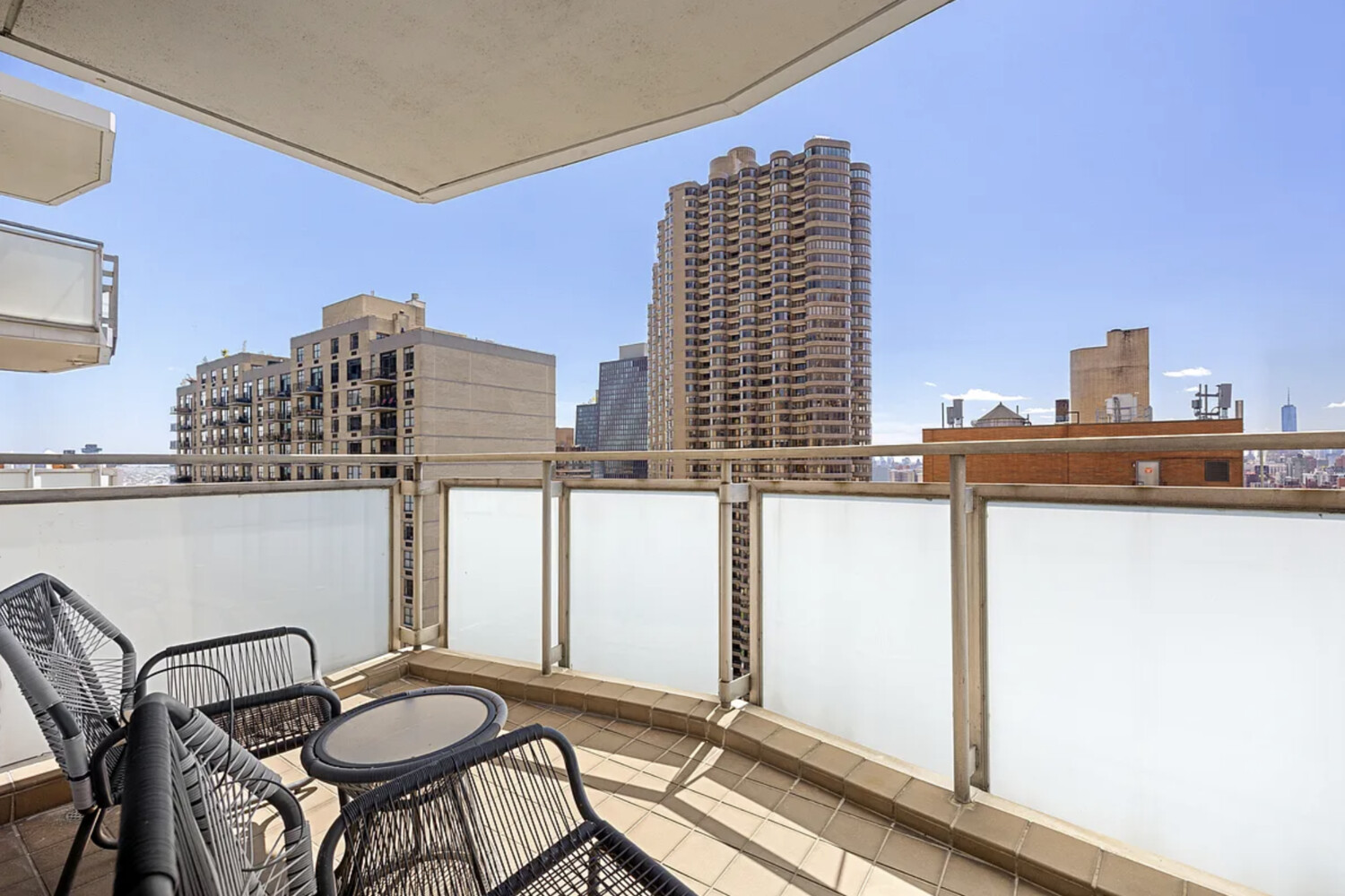 300 E 40TH Street 32K