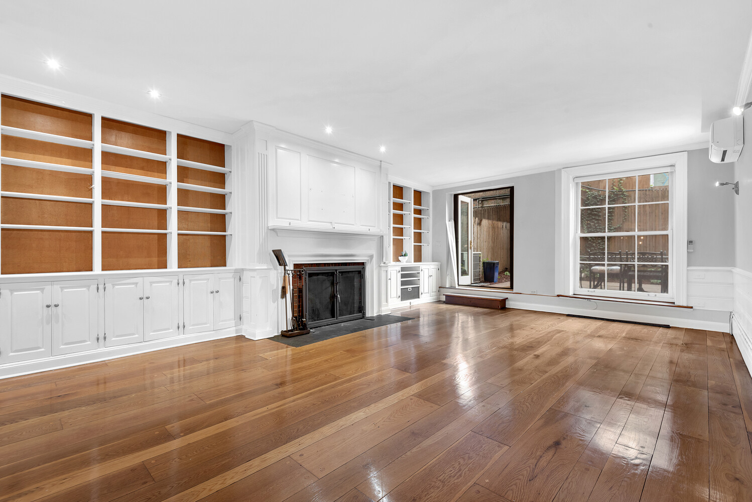27 W 10TH Street G