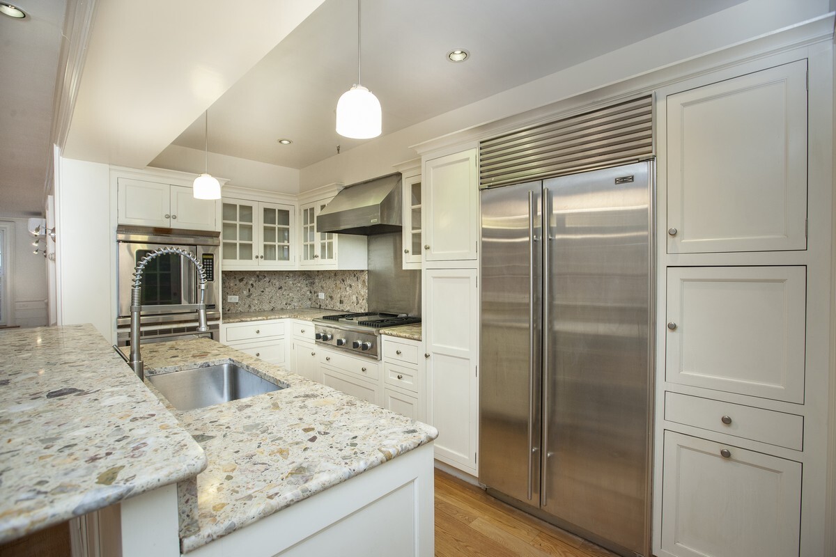 27 W 10TH Street G