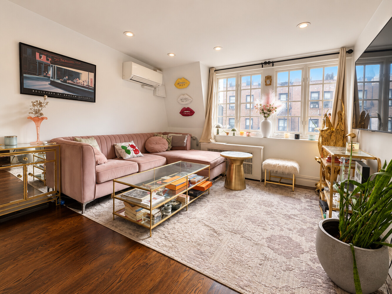 102 GREENWICH Avenue 5