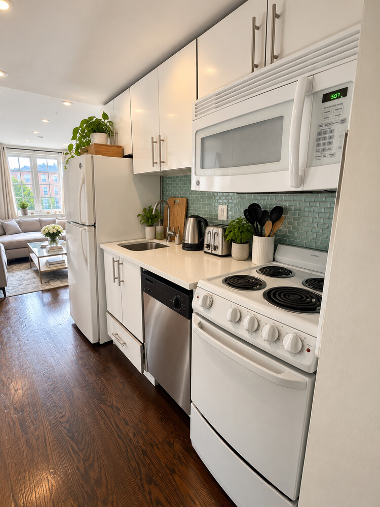 102 GREENWICH Avenue 5