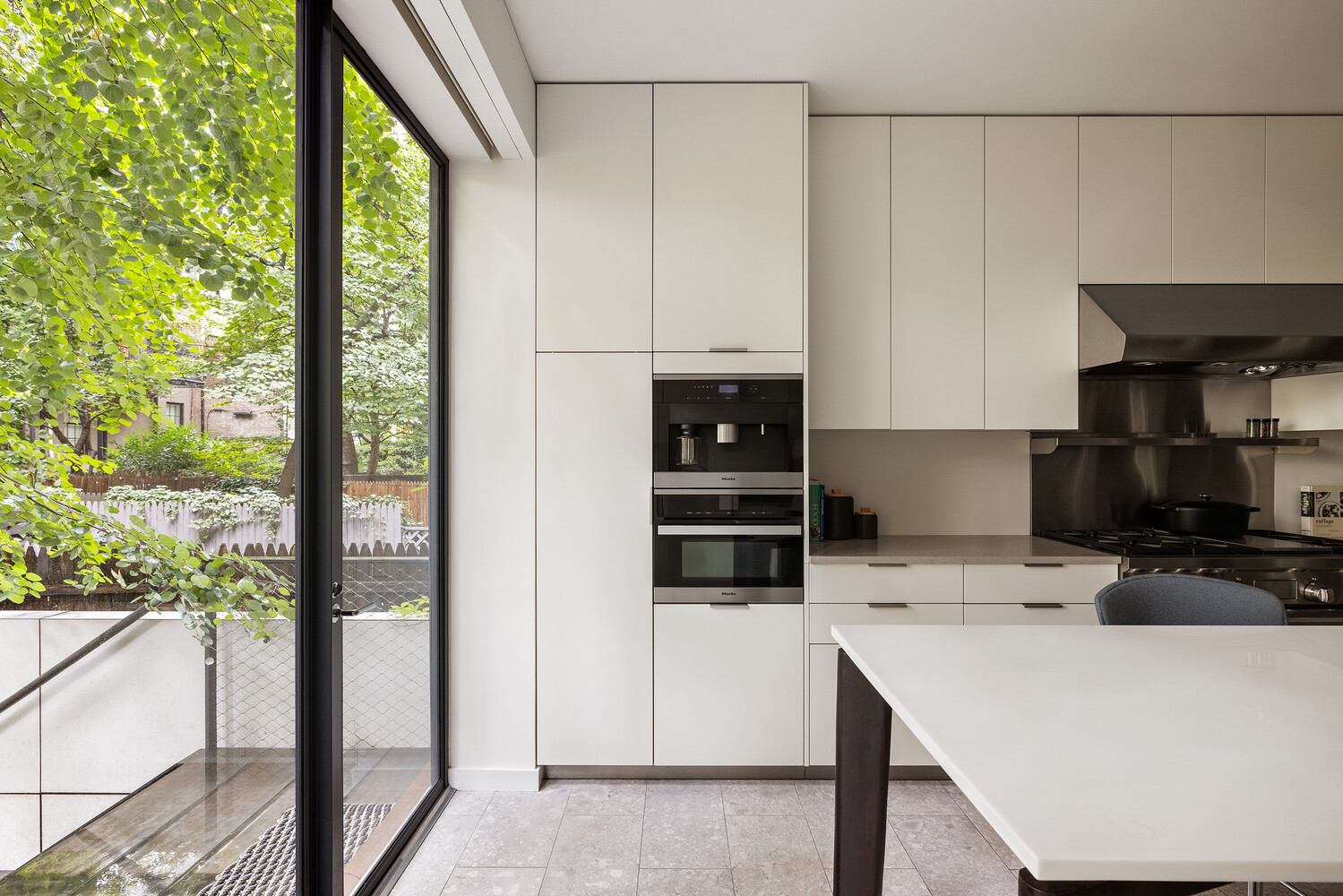 141 E 18TH Street