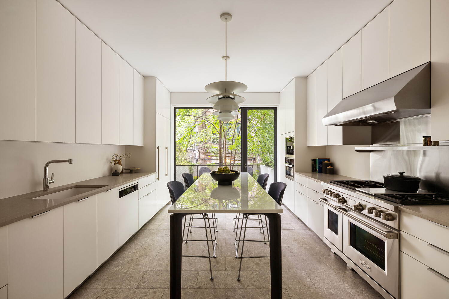141 E 18TH Street