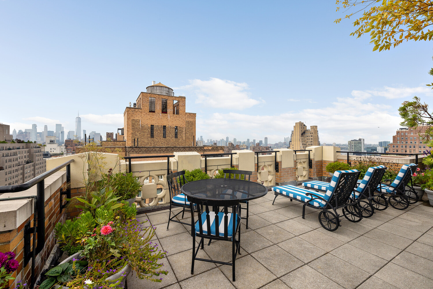 201 W 16TH Street 9B
