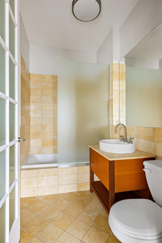 250 E 49TH Street 22BA