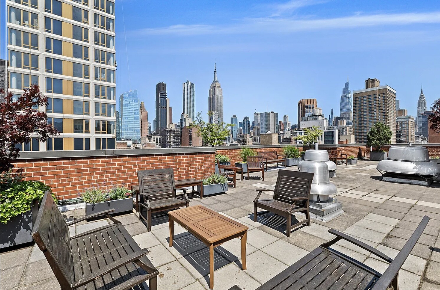 200 E 27TH Street 6W