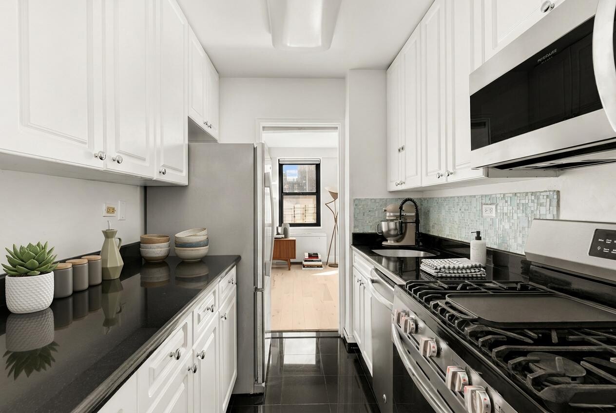 200 E 27TH Street 6W