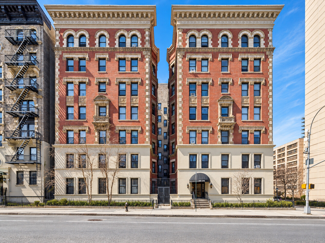 485 CENTRAL Park W APT2G